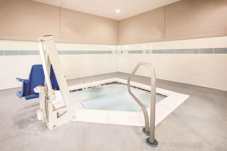 Sport & Beauty 5, La Quinta Inn Suites Dallas Plano The Colony, Denton