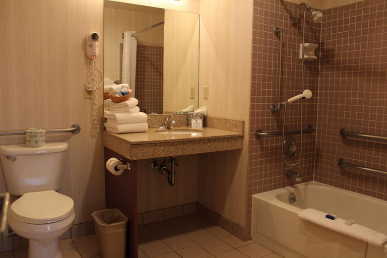 Bathroom 4, Hayward Inn, Lane