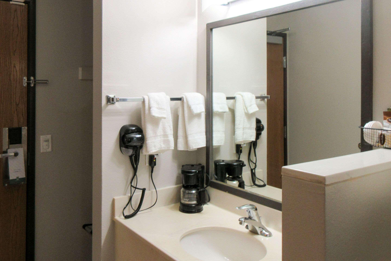 Bathroom 5, Quality Inn & Suites Salina National Forest Area, Sevier