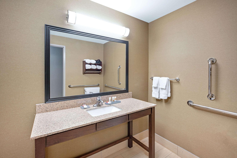 Bathroom 4, La Quinta Inn Suites By Wyndham Bellingham, Whatcom