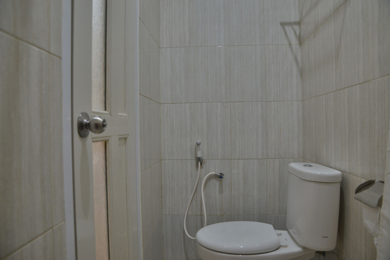 Bathroom 23