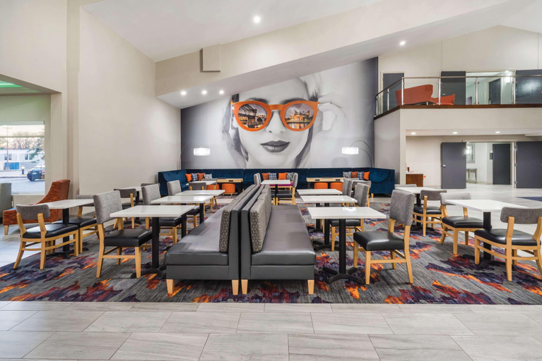 Food & Drinks 4, La Quinta Inn Suites Chattanooga Hamilton Place, Hamilton