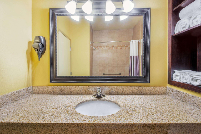 Bathroom 5, La Quinta Inn Suites Eastland, Eastland