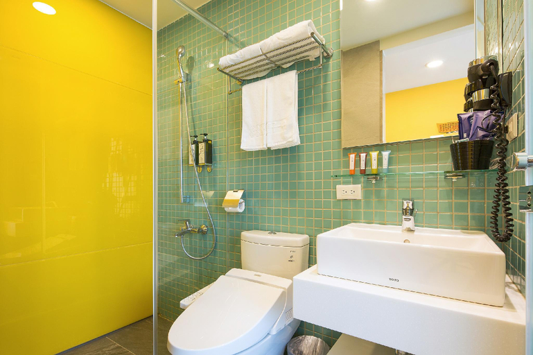 Bathroom, FunHouse YZ, Taichung