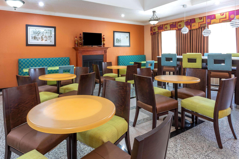 Public Area 2, La Quinta Inn & Suites by Wyndham St. Augustine, Saint Johns