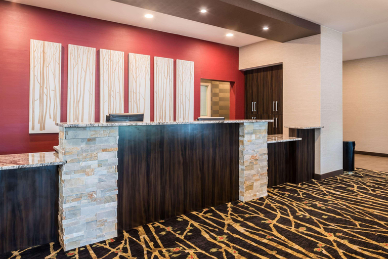 Public Area 2, Ramada by Wyndham Grand Forks, Grand Forks