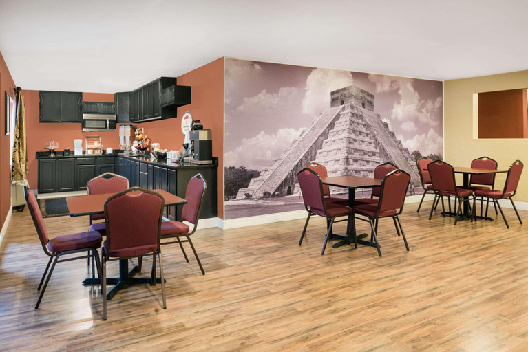 Food & Drinks, Hotel 7 Inn Anna, Union