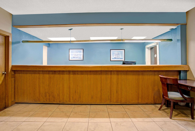 Public Area 5, Super 8 by Wyndham Norfolk/Chesapeake Bay, Norfolk