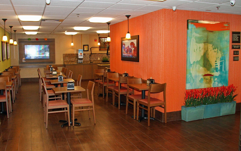 Food & Drinks 5, Best Western Plus Universal Inn, Orange