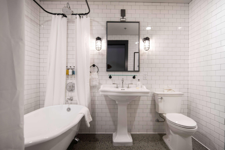 Bathroom 4, Cantilever Hotel Trademark Collection By Wyndham, Koochiching