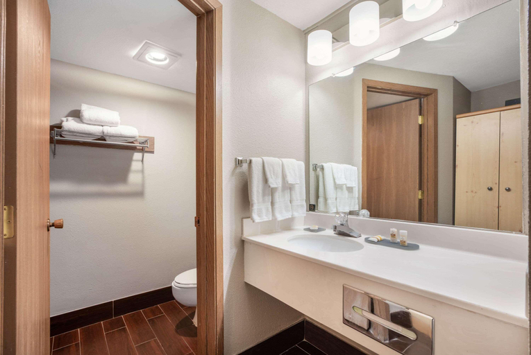 Bathroom 4, La Quinta Inn Caldwell, Canyon