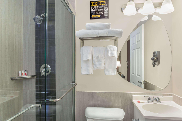 Bathroom 4, Ramada by Wyndham Miami Springs International Arpt, Miami-Dade