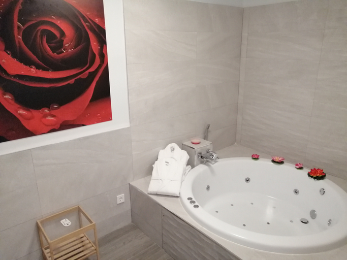 Bathroom 4, Apartamentos Dos Torres Barbol, Zaragoza
