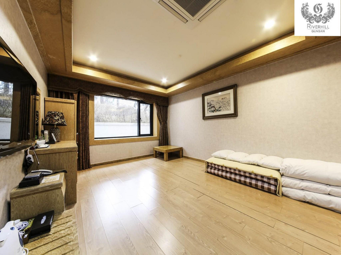 Exterior & Views, GunSan Riverhill Hotel, Gunsan