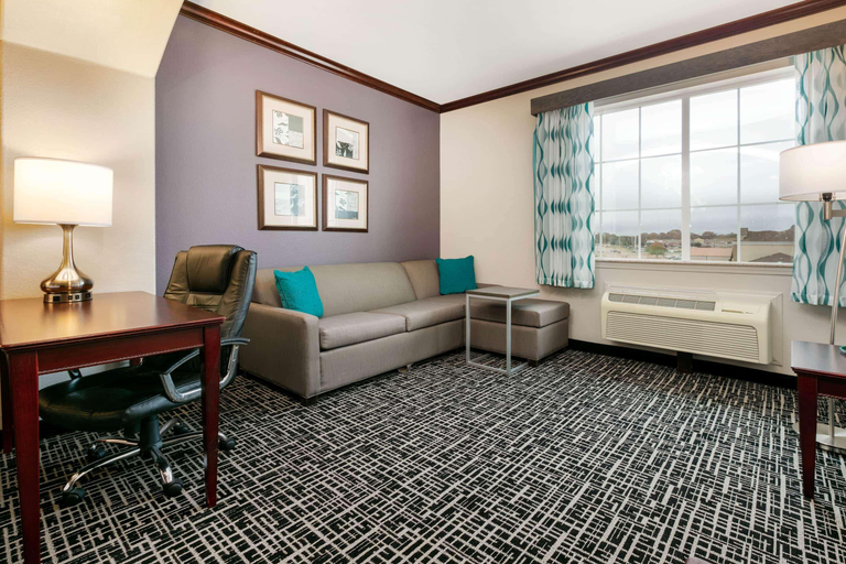 Bedroom 4, La Quinta Inn & Suites By Wyndham Lindale, Smith