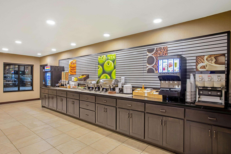 Public Area 2, La Quinta Inn Suites By Wyndham Gillette, Campbell