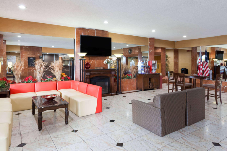 Public Area 2, Ramada by Wyndham Newburgh/West Point, Orange