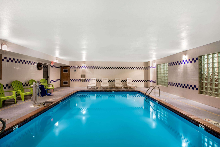 Sport & Beauty 5, La Quinta Inn Suites Emporia, Lyon