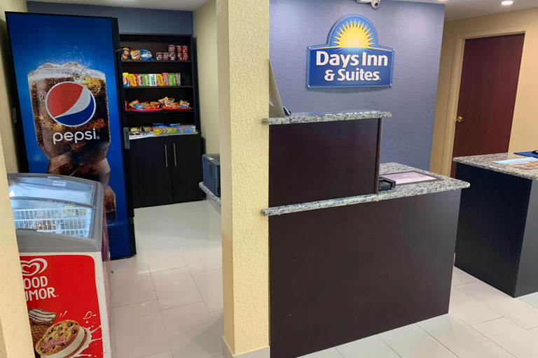 Public Area 2, Days Inn & Suites Tampa/Raymond James Stadium, Hillsborough