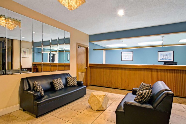Public Area 2, Super 8 by Wyndham Norfolk/Chesapeake Bay, Norfolk