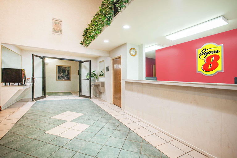 Public Area 2, Super 8 by Wyndham White Hall, Jefferson