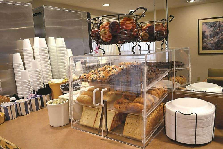 Food & Drinks 5, Days Inn By Wyndham Pleasant Prairie, Kenosha