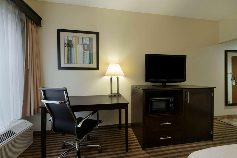 Bedroom 3, La Quinta Inn & Suites Columbus – Grove City, Franklin