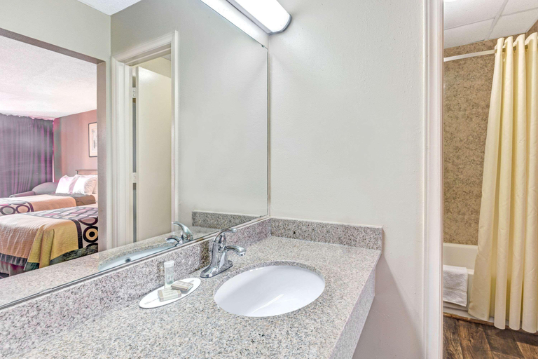 Bathroom 5, Quality Inn Gastonia East, Gaston