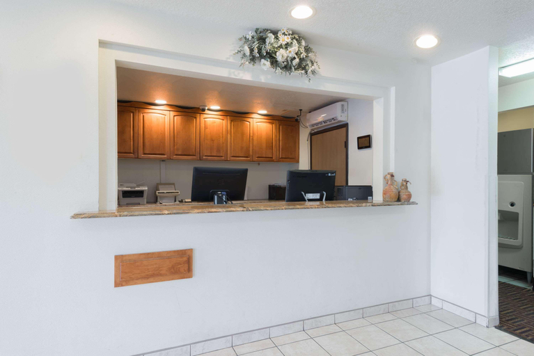 Public Area 3, Super 8 by Wyndham Bernalillo, Sandoval