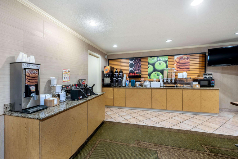 Public Area 2, La Quinta Inn & Suites by Wyndham Mansfield OH, Richland