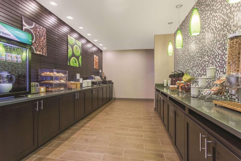 Food & Drinks 5, La Quinta Inn & Suites Tumwater - Olympia, Thurston