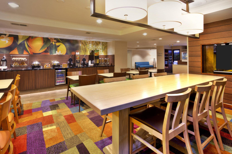 Food & Drinks 2, Fairfield Inn Ann Arbor, Washtenaw