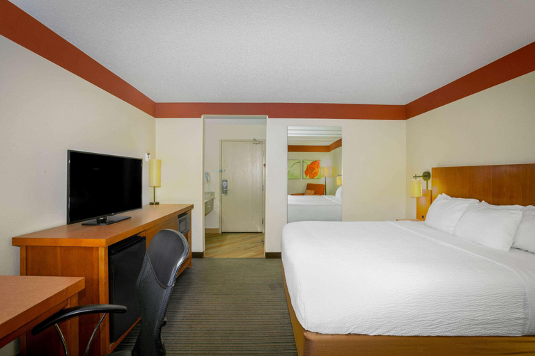 Bedroom 3, La Quinta Inn & Suites Springdale, Washington