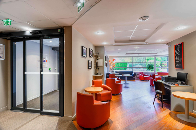 Public Area 2, Kyriad Lille - Mons En Baroeul, Nord