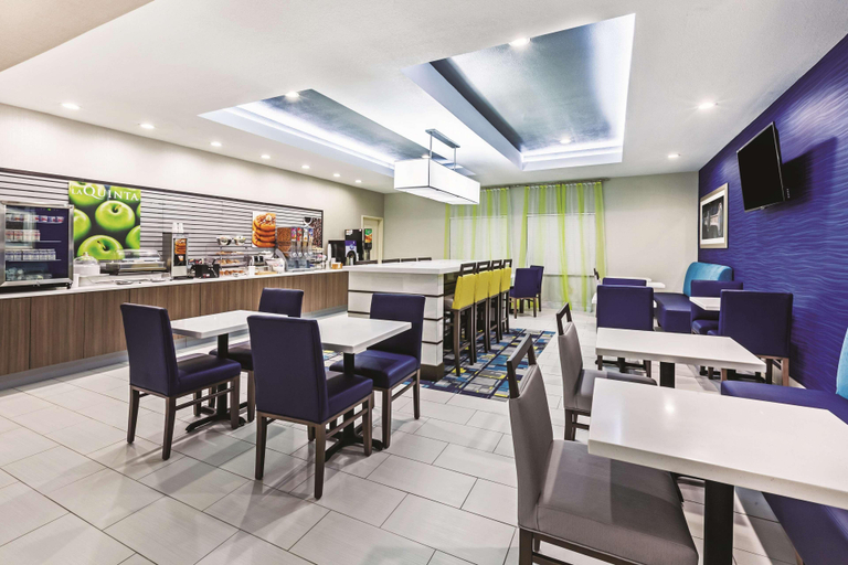 Food & Drinks 5, La Quinta Inn & Suites Palestine, Anderson