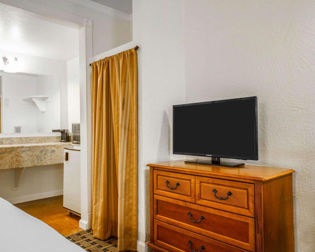 Bedroom 3, Baechtel Creek Inn & Spa, an Ascend Collection hot, Mendocino