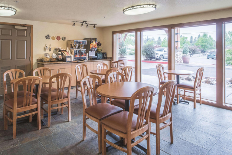 Food & Drinks 3, La Quinta Inn Bend, Deschutes