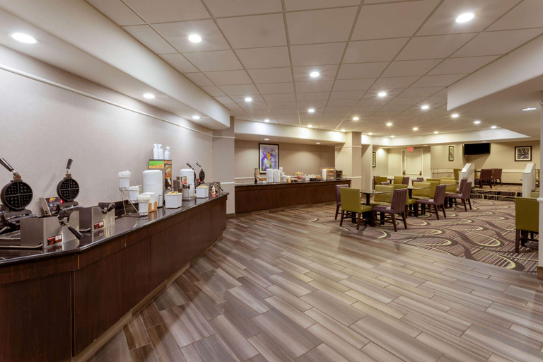 Food & Drinks 5, La Quinta Inn & Suites Bloomington West 2011, Hennepin