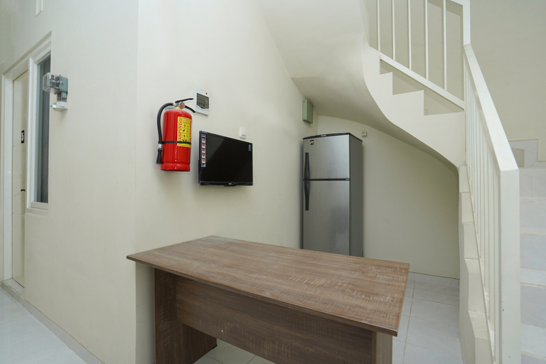 Bedroom, OYO Life 2460 Kost Simorejo Timur, Surabaya