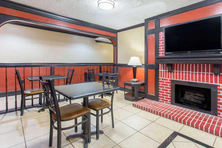 Public Area 2, Quality Inn Texarkana Arkansas, Miller