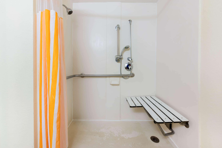 Bathroom 4, La Quinta By Wyndham Ft Lauderdale Cypress Creek, Broward
