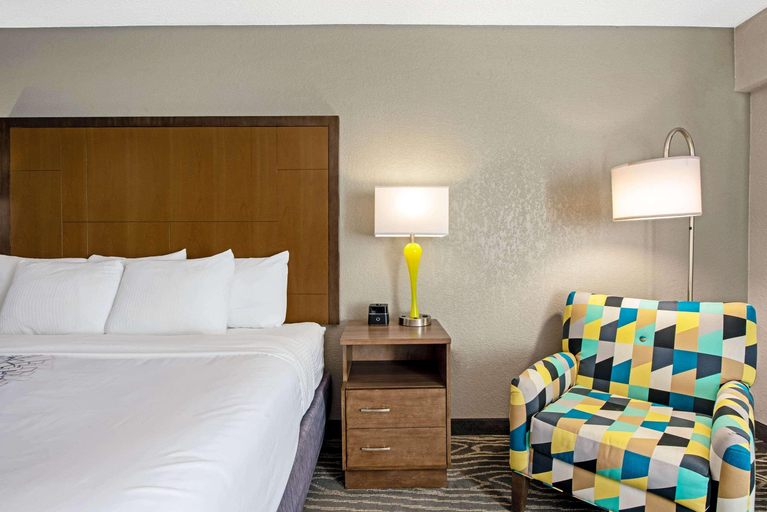Bedroom 3, Comfort Inn & Suites Tipp City, Troy