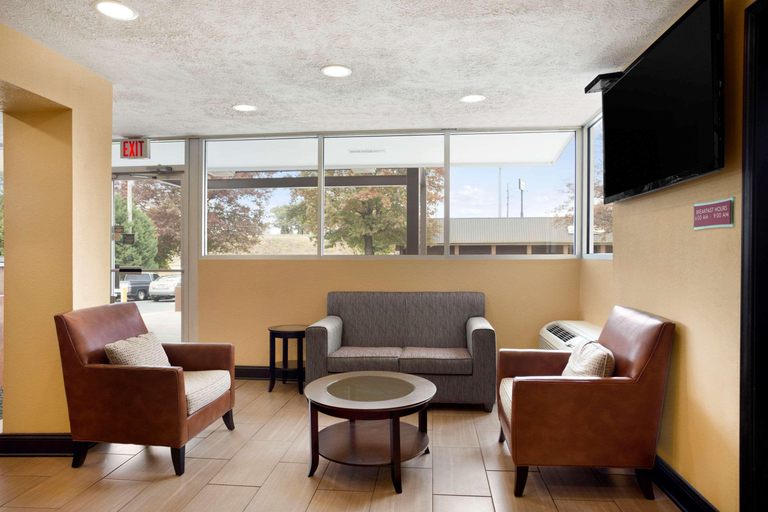Public Area 2, Super 8 By Wyndham Jackson, Madison