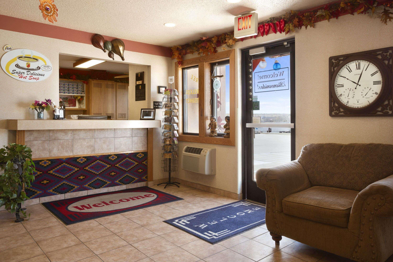 Public Area 2, Super 8 by Wyndham Las Vegas, San Miguel