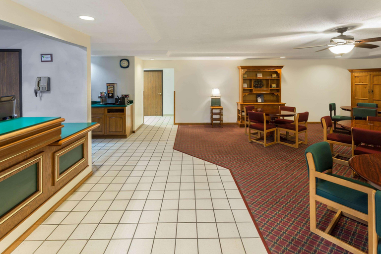 Public Area 3, Super 8 by Wyndham Reedsburg, Sauk
