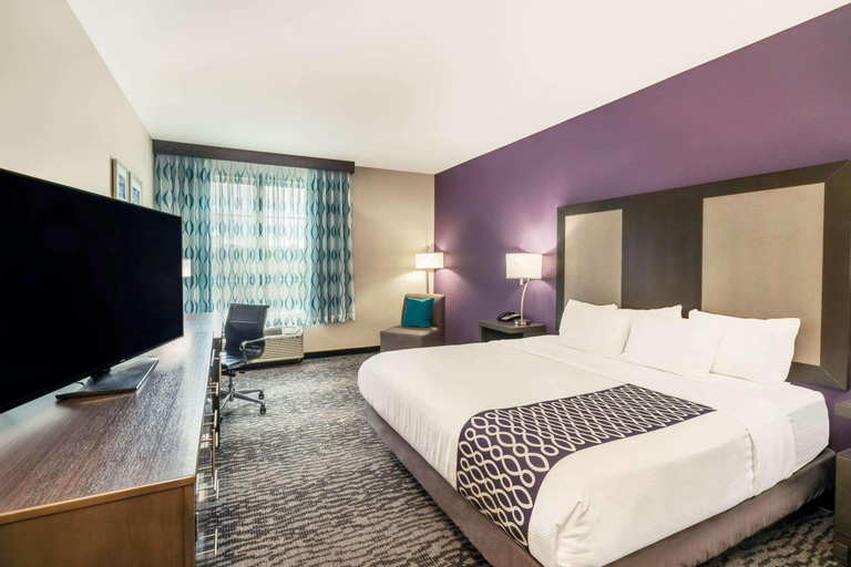 Bedroom 4, La Quinta Inn & Suites Chattanooga - Lookout Mtn, Hamilton