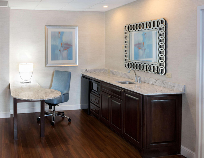 Bedroom 4, Hampton Inn & Suites Charlotte/South Park at Phill, Mecklenburg