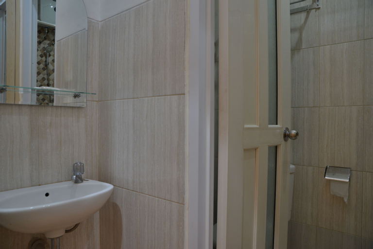 Bathroom 20