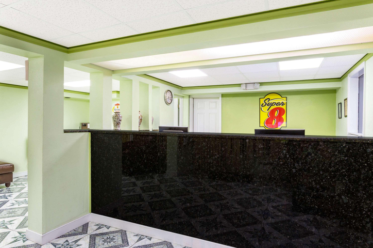 Public Area 2, Super 8 by Wyndham Ashland/Richmond, Hanover