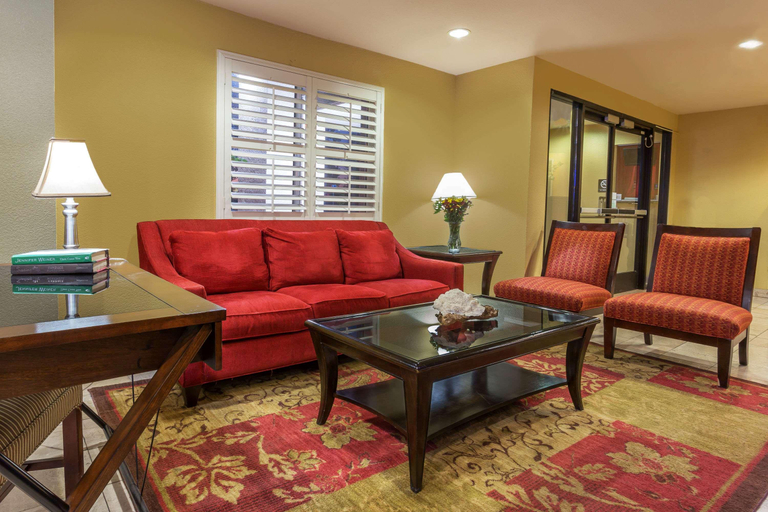 Public Area 2, Harvest Inn, Dixon/ UC Davis., Solano